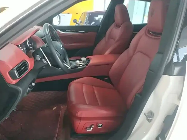 Maserati Levante — Фото автомобиля 14