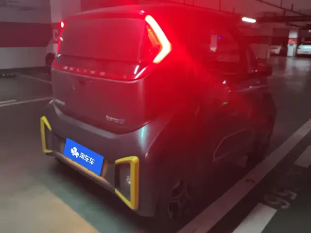 Wuling NanoEV — Фото автомобиля 3