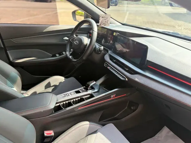 Geely Binrui — Фото автомобиля 3