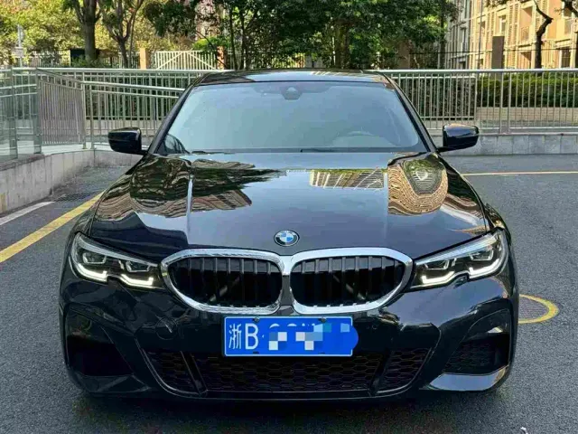 Фотография автомобиля — BMW 3 Series