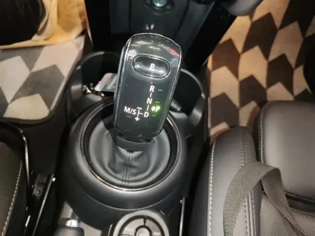 MINI Hatch — Фото автомобиля 13