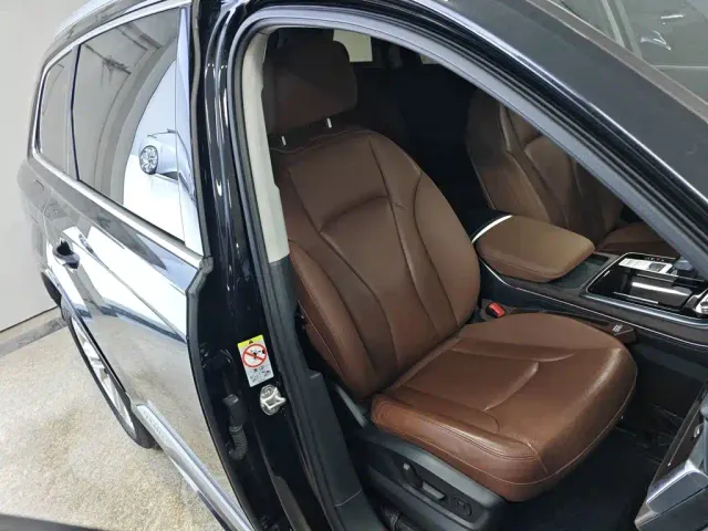 Audi Q7 — Фото автомобиля 19