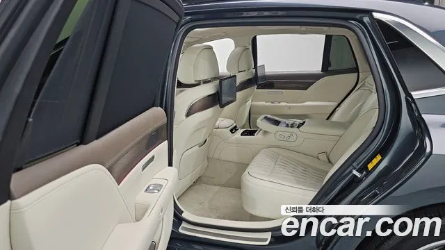 Genesis G90 Бензин 3.5 турбо AWD — Фото автомобиля 28