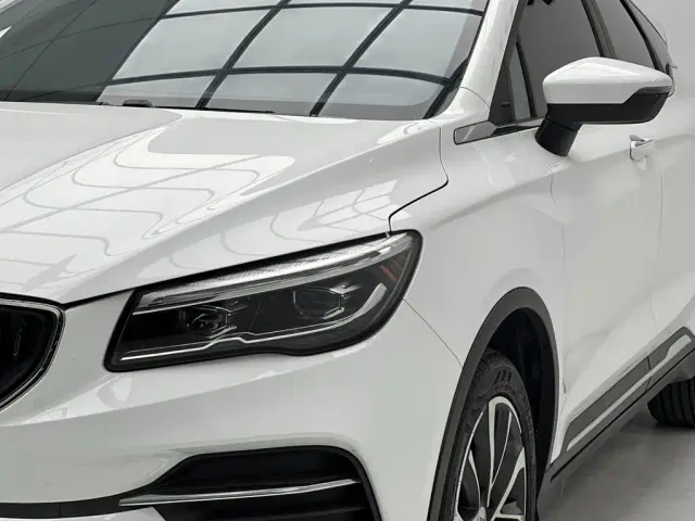 Geely Emgrand S — Фото автомобиля 4
