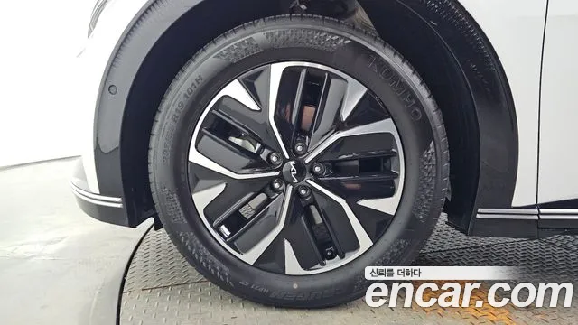 Kia EV6 — Фото автомобиля 5