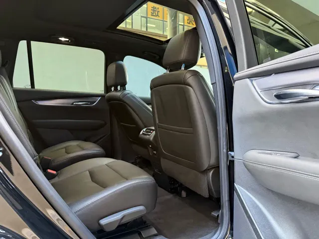 Cadillac XT6 — Фото автомобиля 9