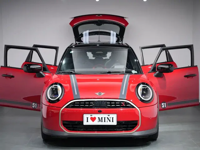 MINI Hatch — Фото автомобиля 4