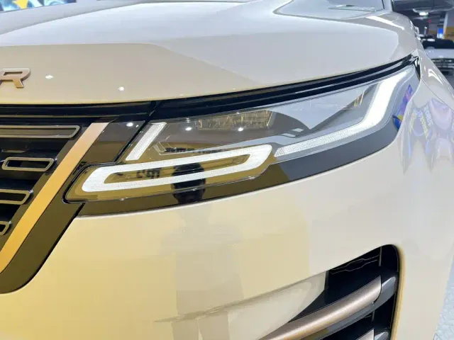 Land Rover Range Rover Evoque — Фото автомобиля 8