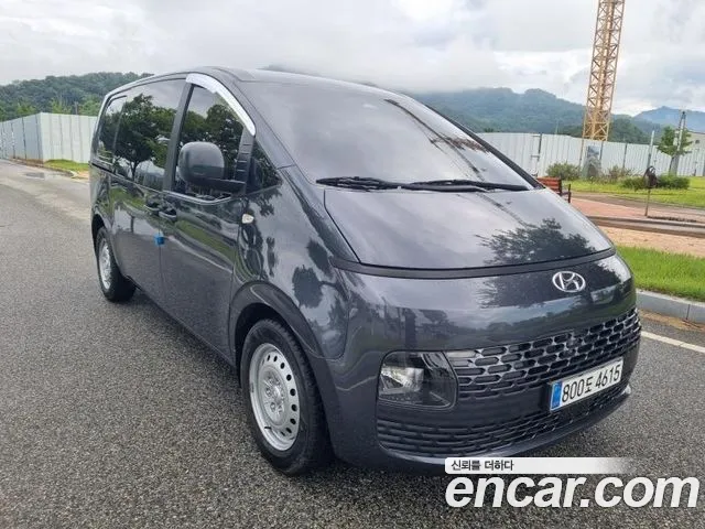 Фотография автомобиля — Hyundai Staria