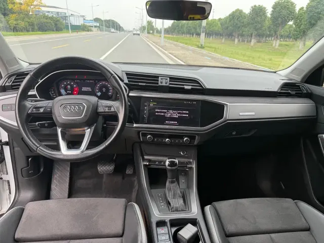 Audi Q3 — Фото автомобиля 10