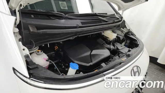 Hyundai Staria Staria 4WD Lounge 9 мест — Фото автомобиля 6