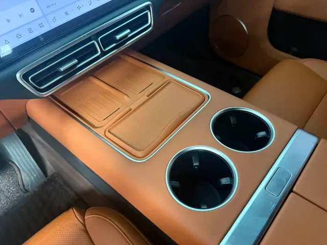 Li Auto L7 — Фото автомобиля 7