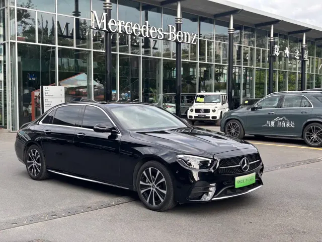 Mercedes-Benz E-Class — Фото автомобиля 4