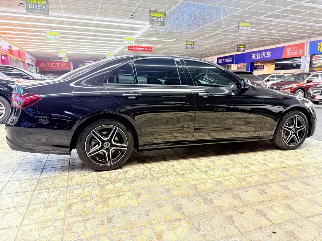 Mercedes-Benz E-Class — Фото автомобиля 9