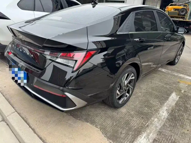 Hyundai Elantra — Фото автомобиля 2