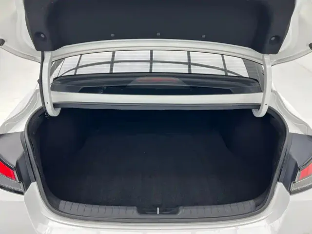 Hyundai Elantra — Фото автомобиля 15