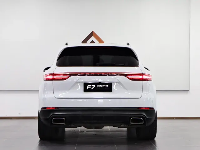 Porsche Cayenne — Фото автомобиля 5