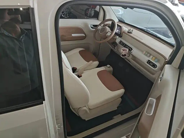 Wuling Hongguang Mini EV — Фото автомобиля 24
