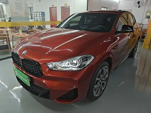 Фотография автомобиля — BMW X2