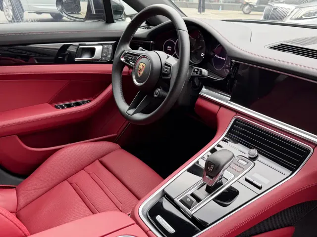 Porsche Panamera — Фото автомобиля 10