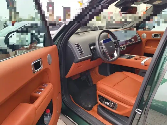 Li Auto L9 — Фото автомобиля 12