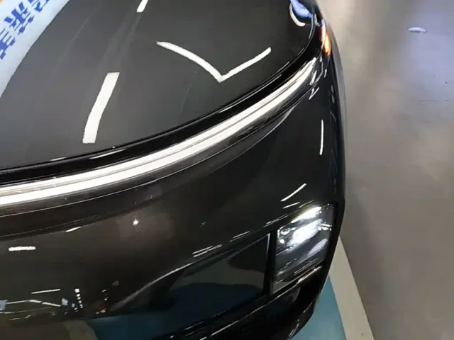 Li Auto L9 — Фото автомобиля 23