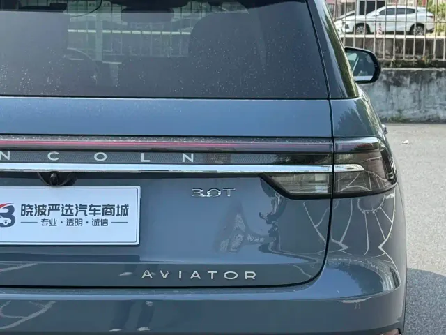 Lincoln Aviator — Фото автомобиля 10
