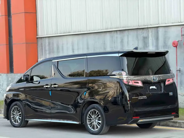 Toyota Vellfire — Фото автомобиля 13