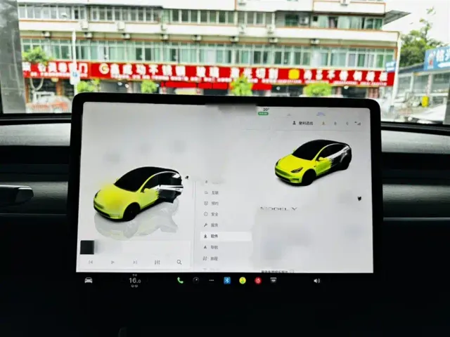 Tesla Model Y — Фото автомобиля 23