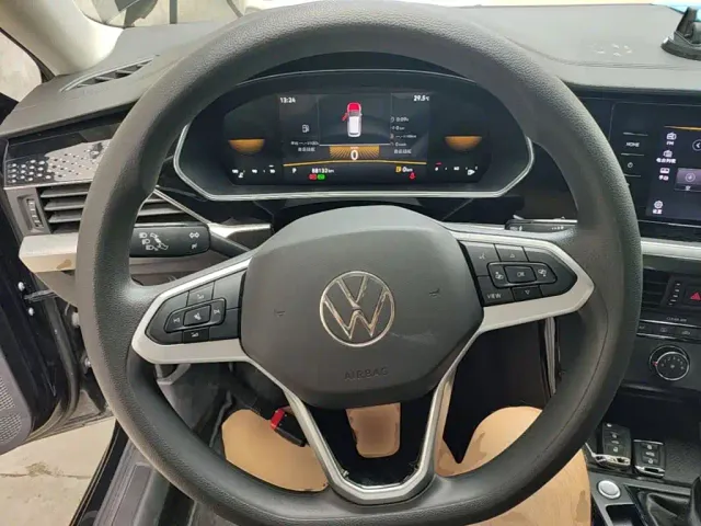 Volkswagen Passat — Фото автомобиля 10