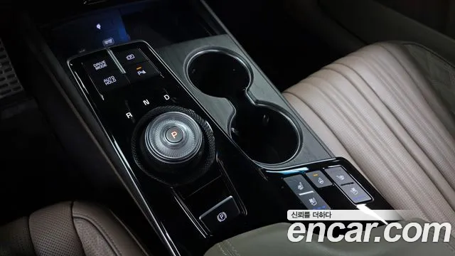 Kia K8 Hybrid — Фото автомобиля 12