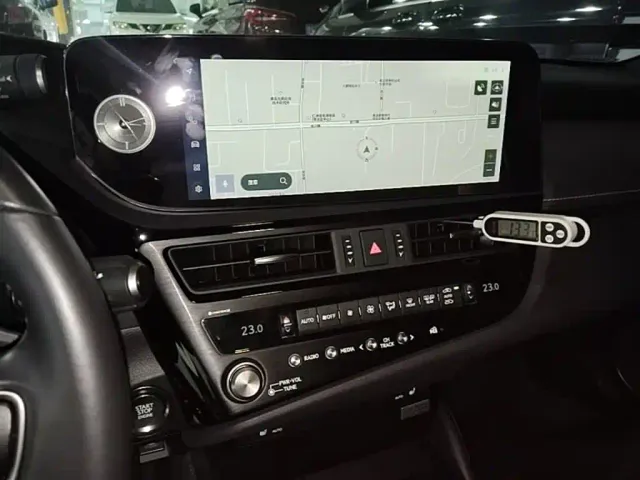 Lexus ES — Фото автомобиля 12