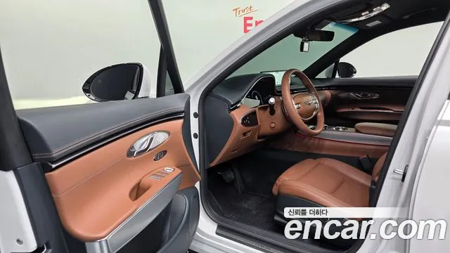 Genesis GV70 — Фото автомобиля 15