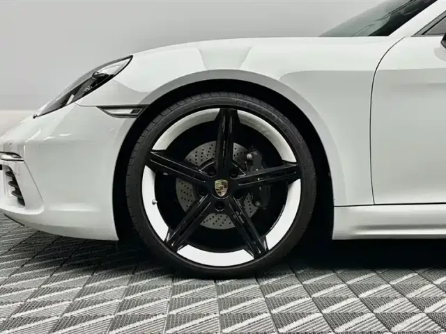 Porsche 718 — Фото автомобиля 8