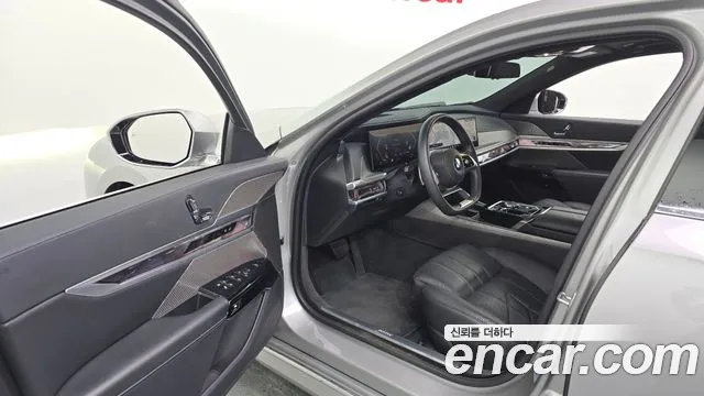BMW 7-Series 7 серия (G70) 740i sDrive Design Pure Excellence — Фото автомобиля 8