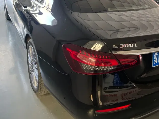 Mercedes-Benz E-Class — Фото автомобиля 5