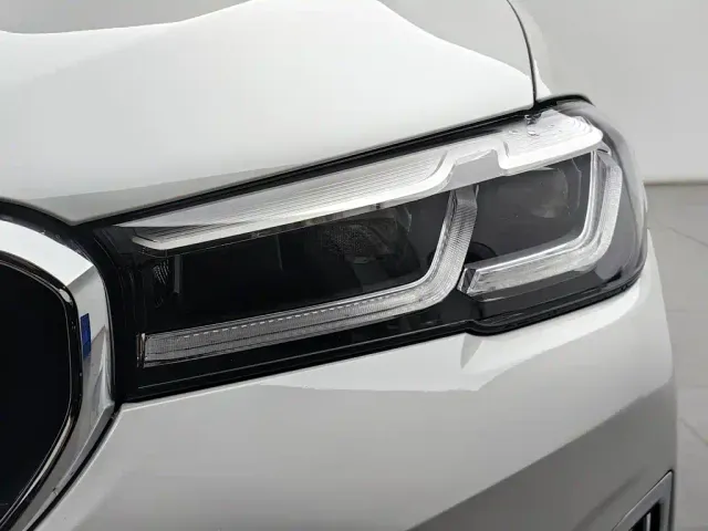 BMW 5 Series — Фото автомобиля 7