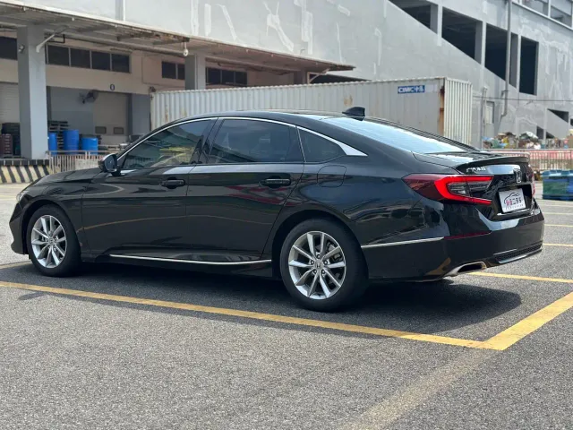 Honda Accord — Фото автомобиля 16