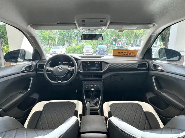 Volkswagen T-Cross — Фото автомобиля 4