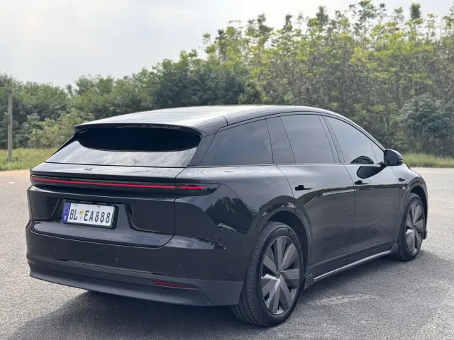 Li Auto i6 — Фото автомобиля 6