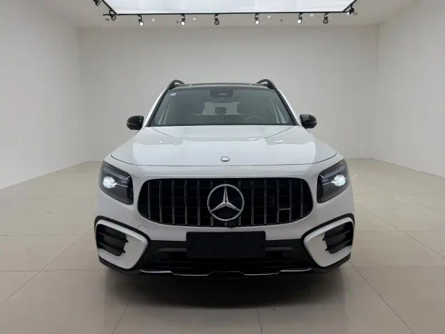 Mercedes-Benz GLB AMG — Фото автомобиля 3