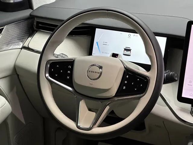 Volvo EM90 — Фото автомобиля 11