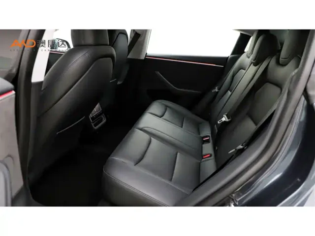 Tesla Model 3 — Фото автомобиля 7