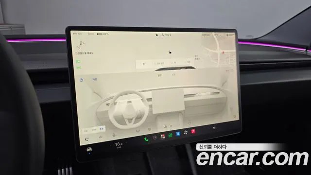 Tesla Model 3 — Фото автомобиля 24