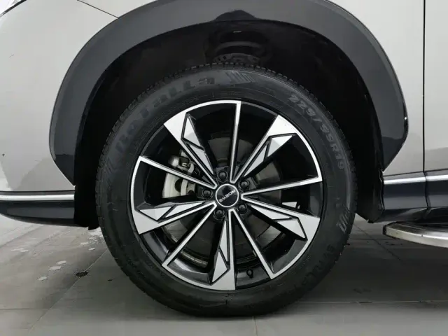Roewe RX5 — Фото автомобиля 17