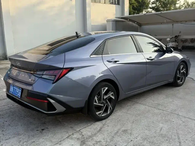 Hyundai Elantra — Фото автомобиля 4