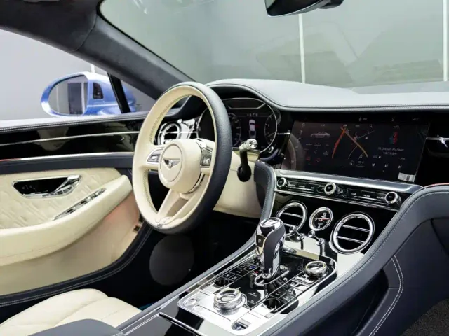 Bentley Continental — Фото автомобиля 15