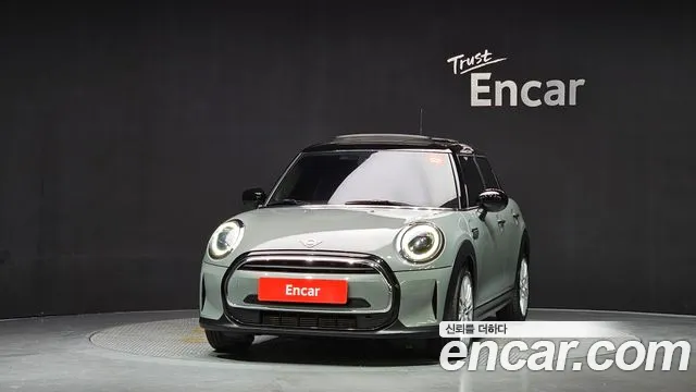 Mini Cooper Cooper 5 дверей Classic Plus — Фото автомобиля 3