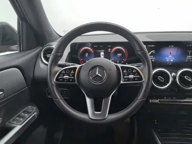 Mercedes-Benz GLB-Class — Фото автомобиля 11