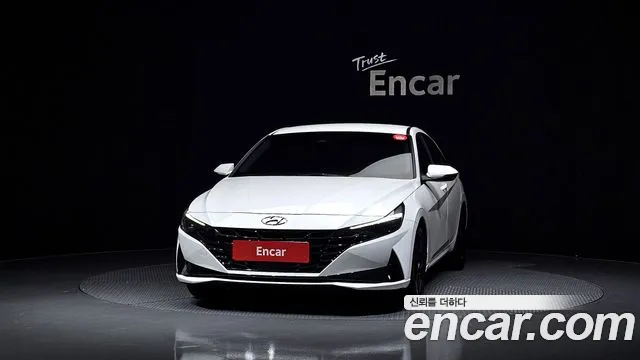 Hyundai AVANTE Avante (CN7) — Фото автомобиля 3